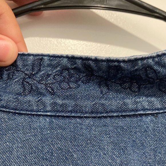 Vintage Cropped Embroidery Jean Jacket - Picture 4 of 9